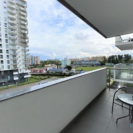Milky Apartment With Balcony - 3 Km To Baltic Sea Гданьск Экстерьер фото