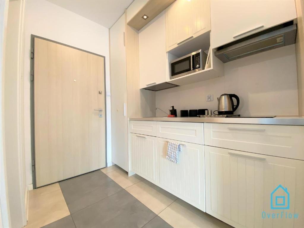 Milky Apartment With Balcony - 3 Km To Baltic Sea Гданьск Экстерьер фото